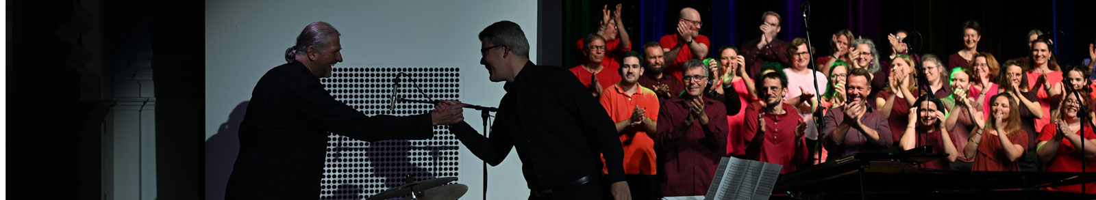 chor&bündig auf der Bühne!